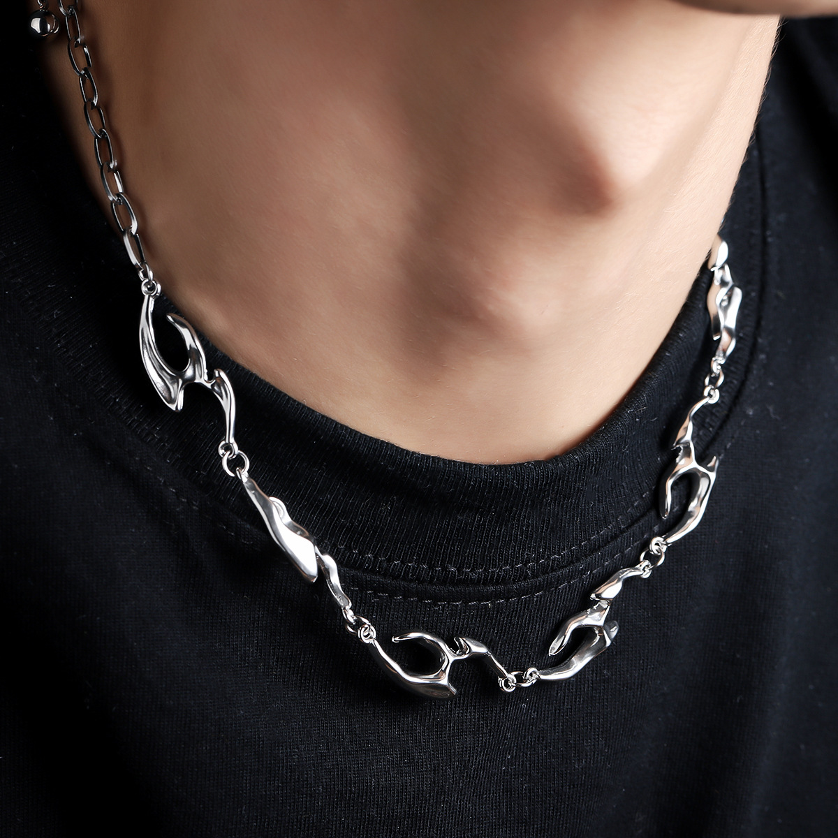 Kalung logam bentuk tidak bera - Street Fashion Trends 2025 ulasan dan harga
